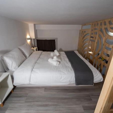 Central Suites Aegina 1 ภายนอก รูปภาพ