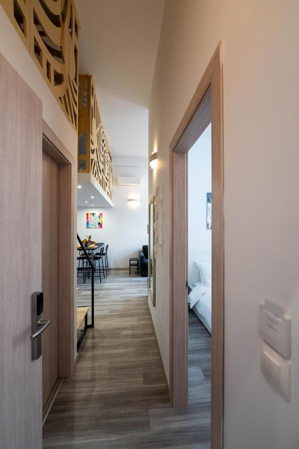 Central Suites Aegina 1 ภายนอก รูปภาพ