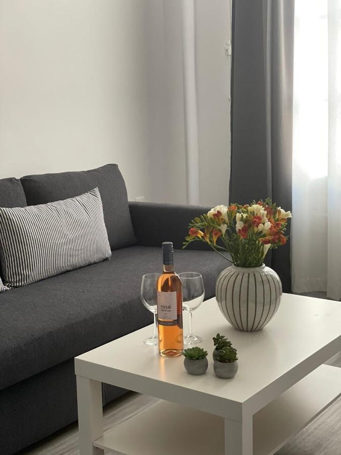 Central Suites Aegina 1 ภายนอก รูปภาพ