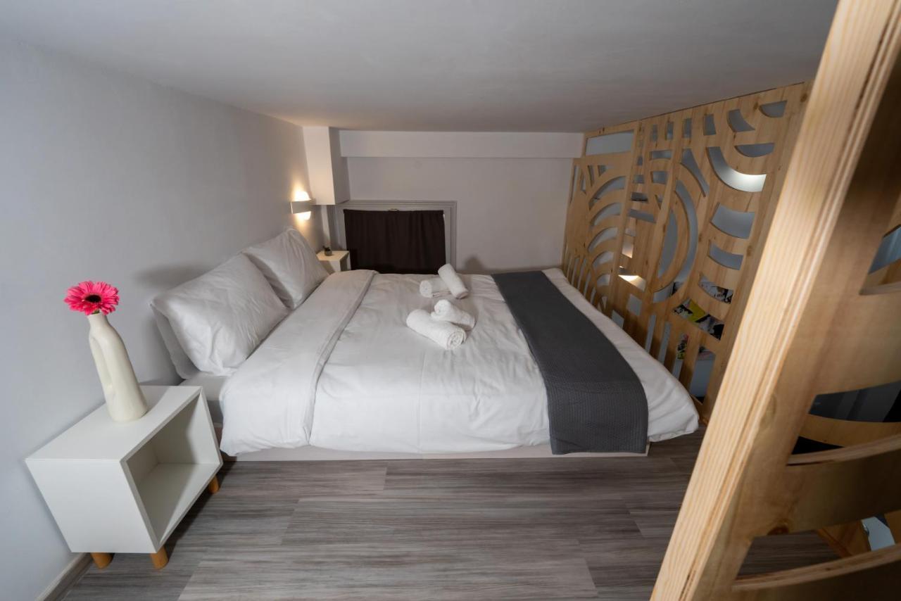 Central Suites Aegina 1 ภายนอก รูปภาพ